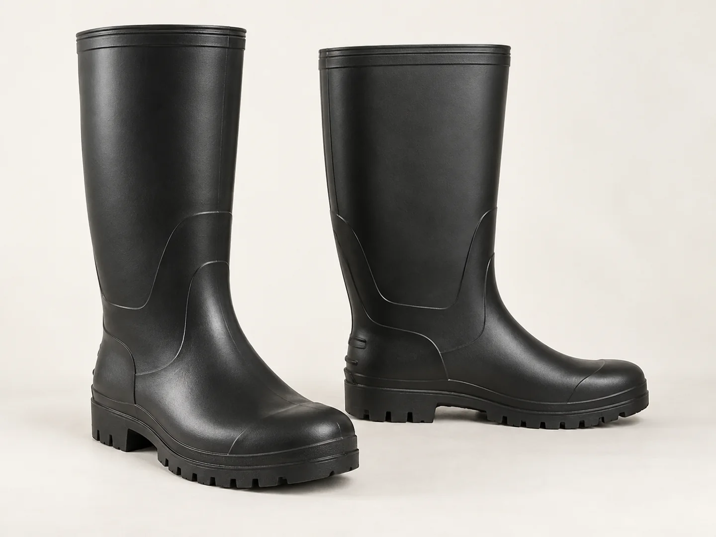 Black gum boots